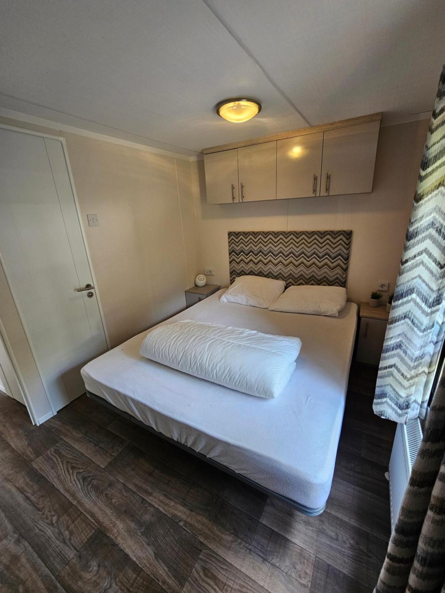 Luxe 4 Persoons Chalet Op 5 Sterren Camping Raalte Dış mekan fotoğraf